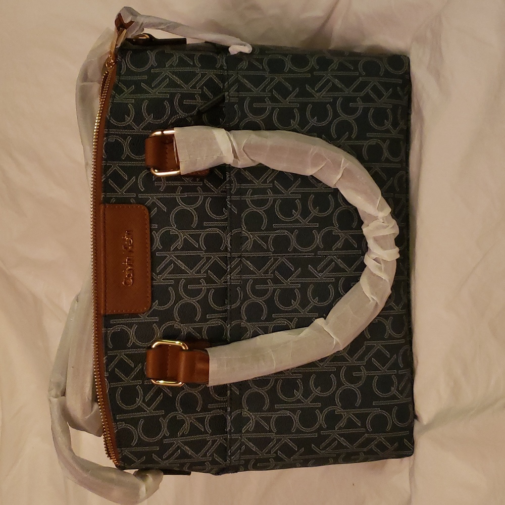 Classic Calvin Klein  👜